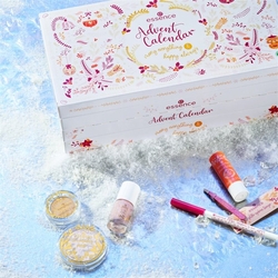 ESSENCE Merry everything & happy always 2023  ADVENTNÍ KALENDÁŘ 2023 