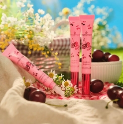 ESSENCE So Cherry Happy Peptide Lipgloss 02 - LESK NA RTY
