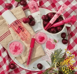 ESSENCE So Cherry Happy Peptide Lipgloss 02