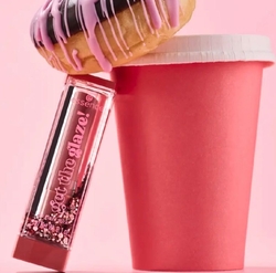 ESSENCE Get The Glaze!  BALZAM NA RTY Lip Glaze Stick 01 Brown Sugar Glaze 