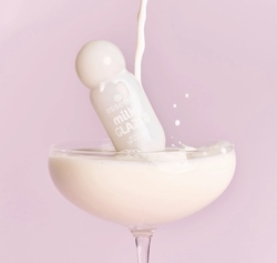 ESSENCE  Milky Glazed Glossy 01 Sheeriously Creamy