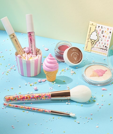 ESSENCE Melting For Ice Cream 01 Livin' The Sweet Cream, 6,5 g - BALSAM NA RTY